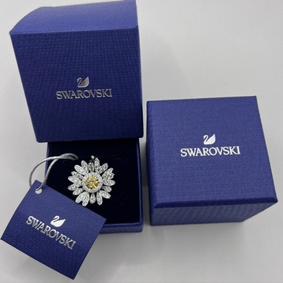 Authentic Swarovski Ring - Picture 9 of 11